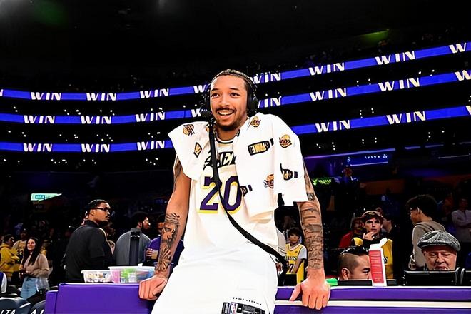 撕裂城混音力克南湾湖人 尼克·史密斯25+7助引关