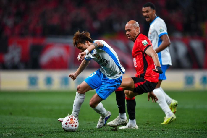 费利佩双响席尔瓦领跑蓉城双枪火力全开金靴悬