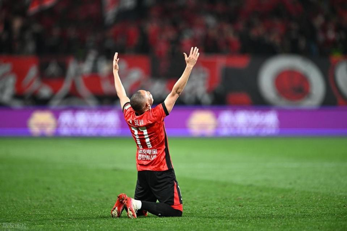 费利佩双响席尔瓦领跑蓉城双枪火力全开金靴悬