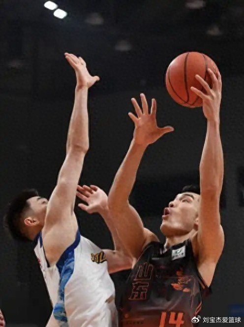 郭凯7中7诠释无球价值 被低估的CBA内线成定海神